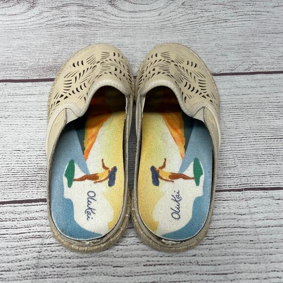 OluKai Cream Flats with Woven Detailing - Picture 5 of 13